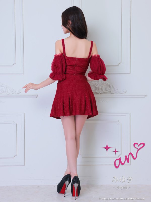 ワインレッド モデル:みゆき 着用サイズ:Sサイズ