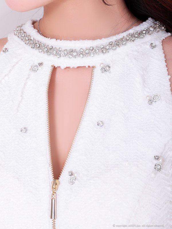 ホワイト  モデル：もみじ　着用サイズ：Sサイズ