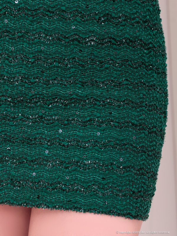 グリーン  モデル：りり　着用サイズ：Sサイズ