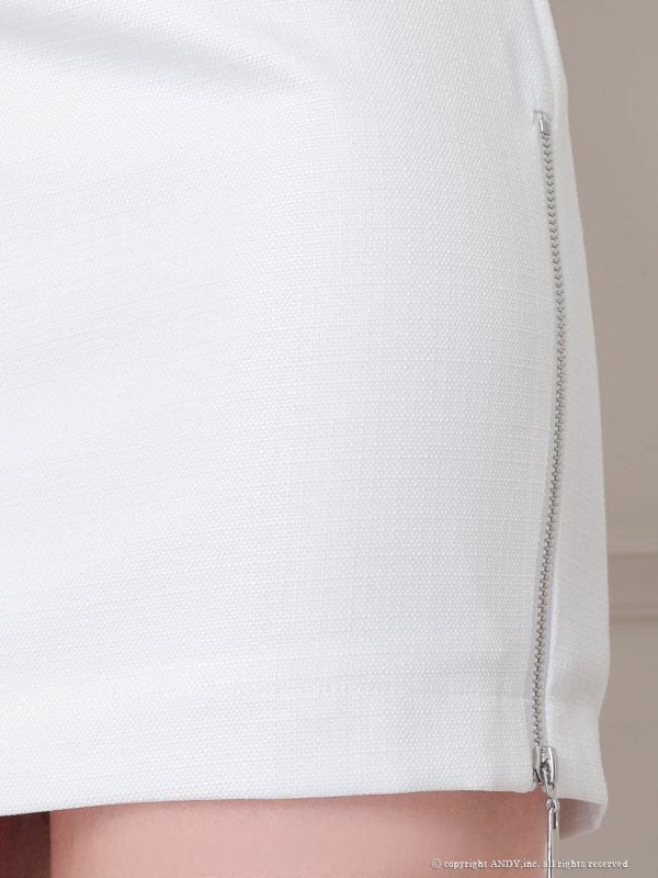 ホワイト モデル：まりん　着用サイズ：Sサイズ