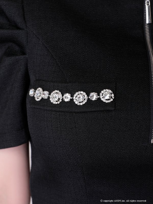 ブラック モデル：ももか　身長：156cm　着用サイズ：Sサイズ