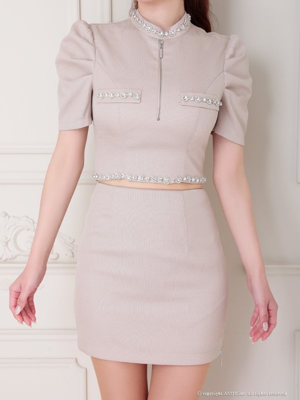 ベージュ モデル：ゆめ　身長：160cm　着用サイズ：Sサイズ