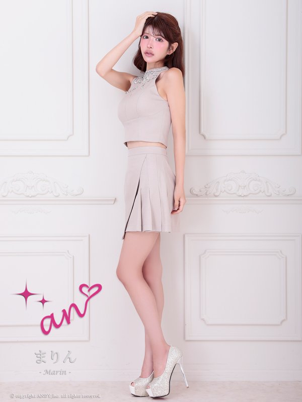 ベージュ モデル:まりん 身長:164cm 着用サイズ:Sサイズ