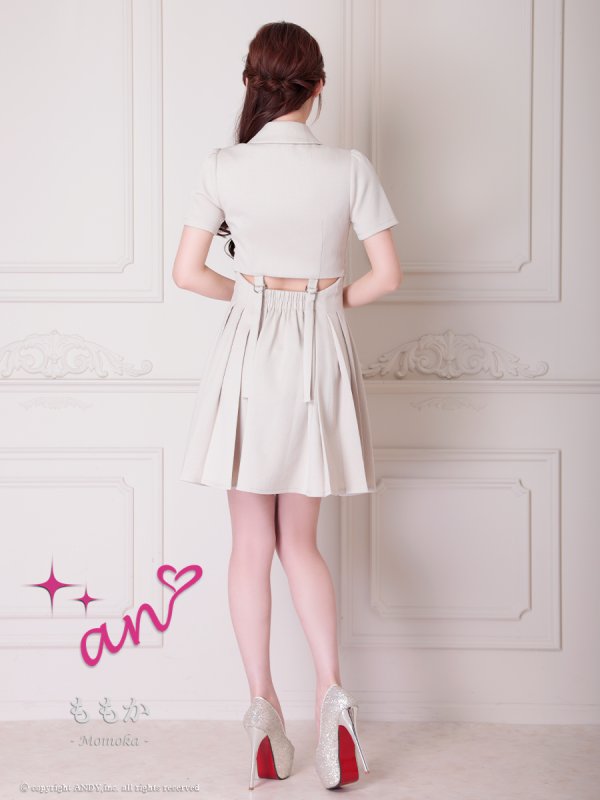 ベージュ　 モデル：ももか　身長：156cm　着用サイズ：Sサイズ