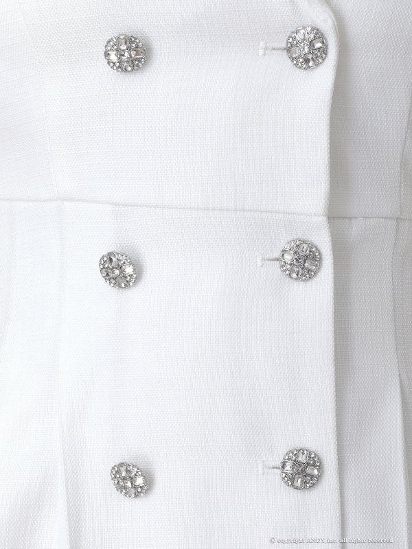 ホワイト　モデル：まりん　着用サイズ：Sサイズ