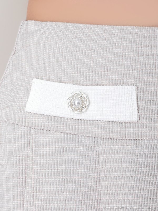 ベージュ　モデル：まりん　着用サイズ：Sサイズ