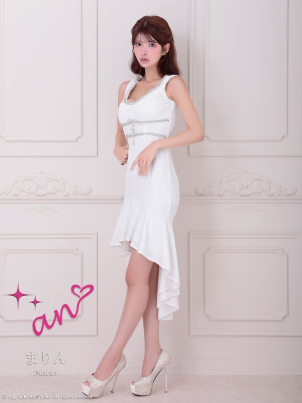 ホワイト モデル:まりん 身長:164cm 着用サイズ:Sサイズ