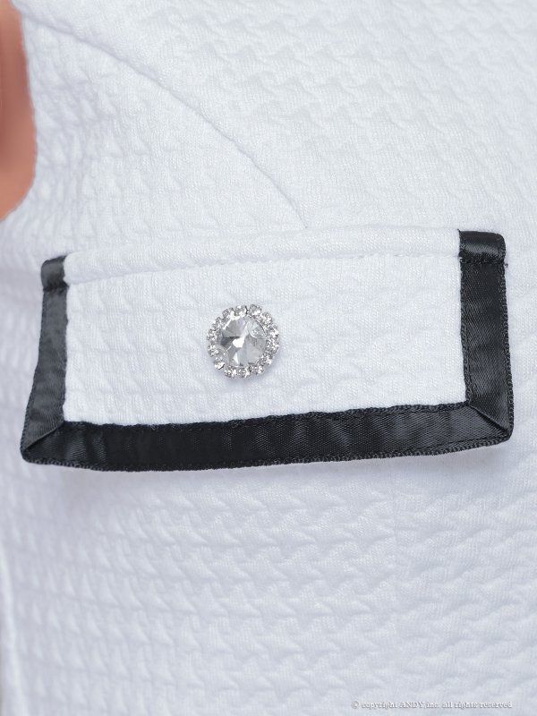 ホワイト×ブラック モデル：さき　着用サイズ：Sサイズ