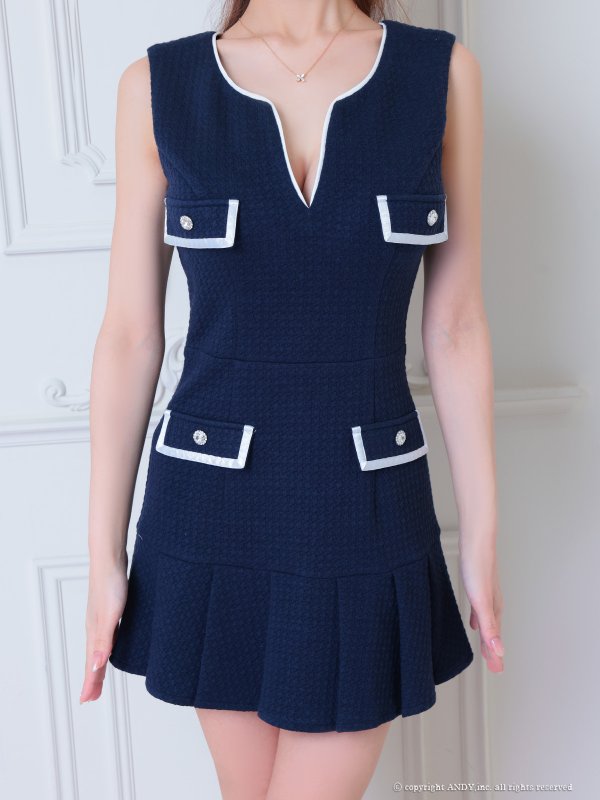 ネイビー×ホワイト モデル：さき　着用サイズ：Sサイズ