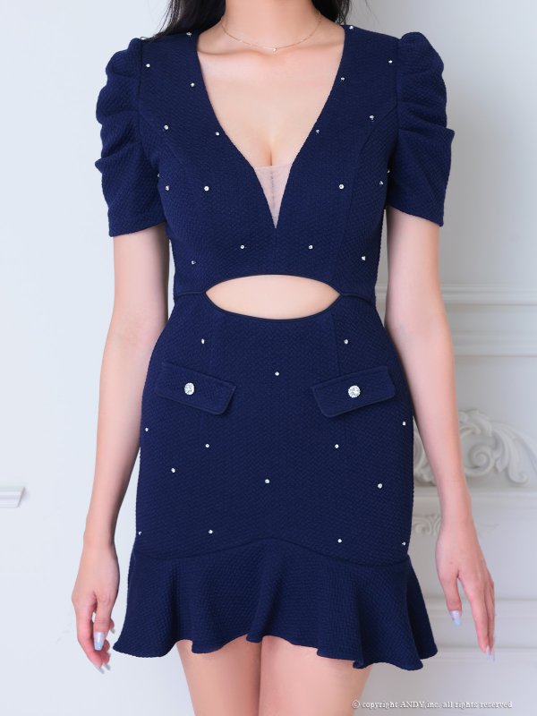 ネイビー　モデル：もえ　着用サイズ：Sサイズ