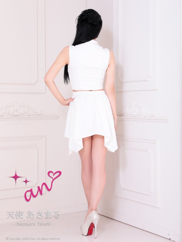 ホワイト モデル：天使あさまる　着用サイズ：Sサイズ