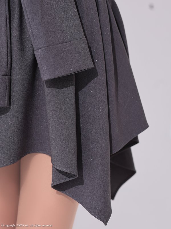 グレー モデル：如月れい　身長：156cm　着用サイズ：Sサイズ