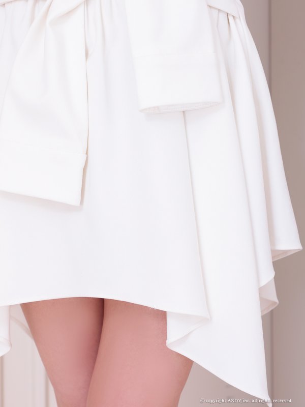 ホワイト モデル：天使あさまる　着用サイズ：Sサイズ