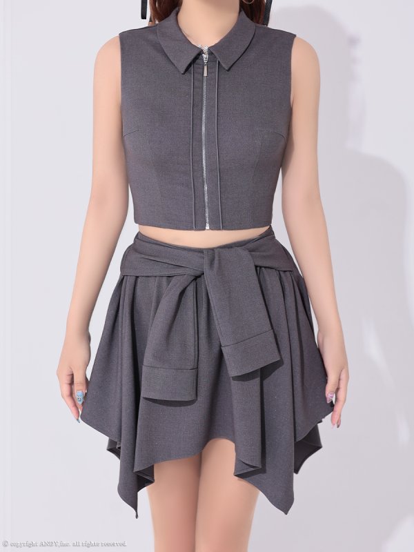 グレー モデル：如月れい　身長：156cm　着用サイズ：Sサイズ