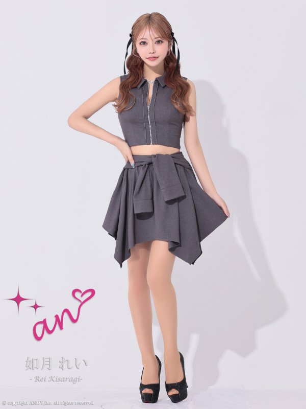 グレー モデル：如月れい　身長：156cm　着用サイズ：Sサイズ