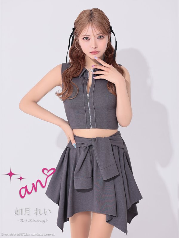 グレー モデル：如月れい　身長：156cm　着用サイズ：Sサイズ