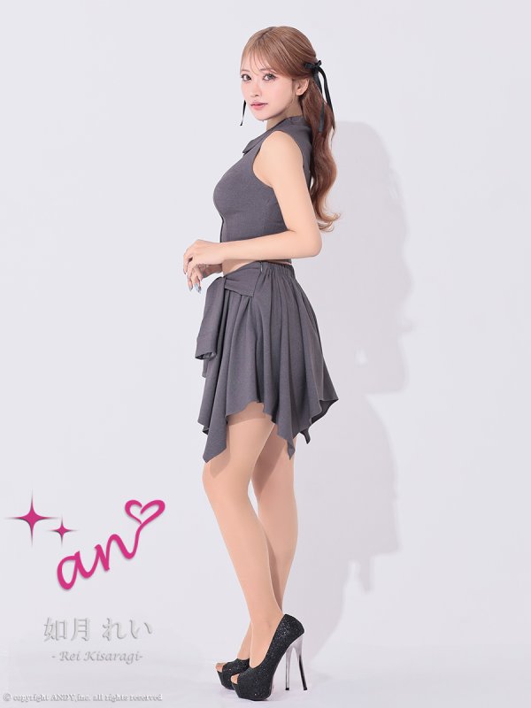 グレー モデル：如月れい　身長：156cm　着用サイズ：Sサイズ