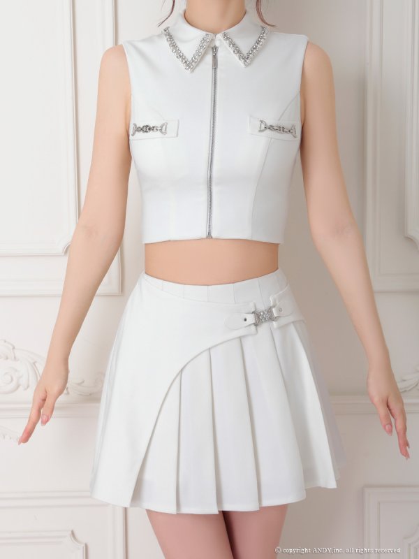 ホワイト モデル:まりん 着用サイズ:Sサイズ