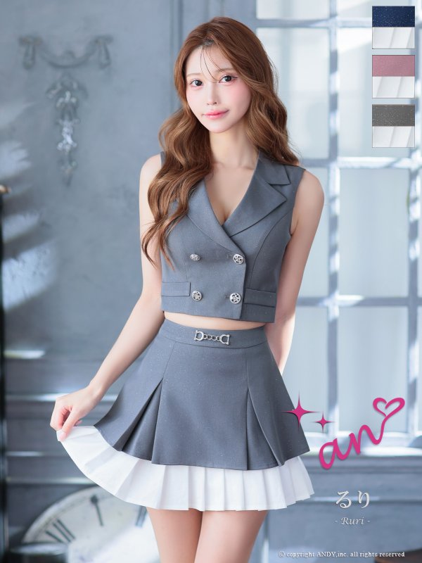 グレーｘホワイト モデル：るり　身長：165cm　着用サイズ：Sサイズ