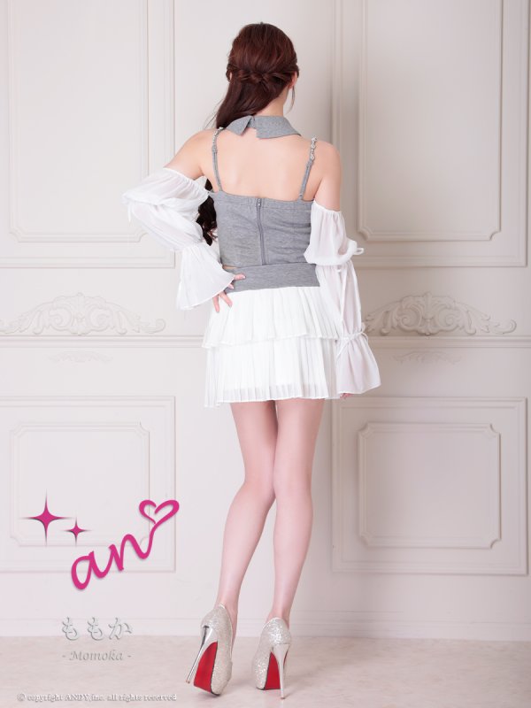 グレーxホワイト モデル：ももか　身長：156cm　着用サイズ：Sサイズ