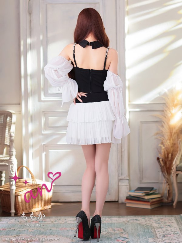 ブラックxホワイト　モデル：ももか　身長：156cm　着用サイズ：Sサイズ