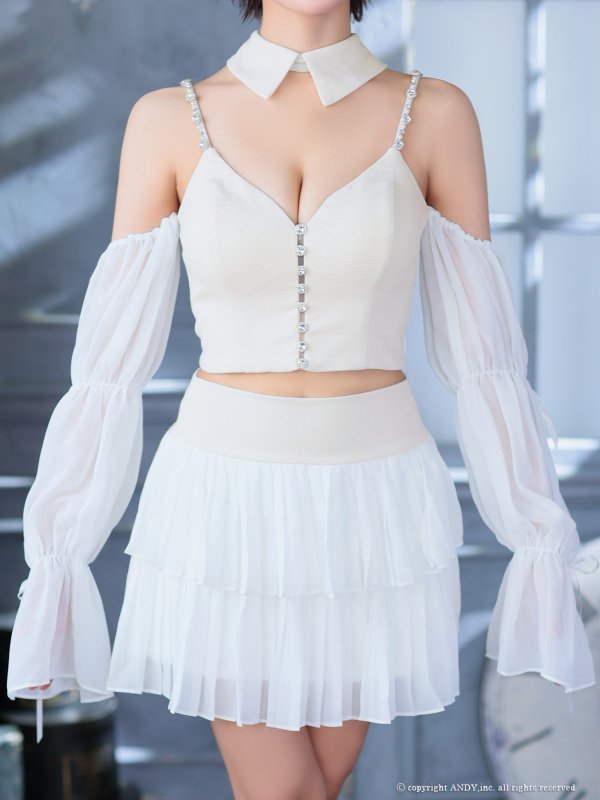 アイボリーxホワイト　モデル：りの　身長：157cm　着用サイズ：Sサイズ