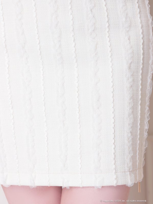 アイボリー モデル：ももか　身長：156cm　着用サイズ：Sサイズ