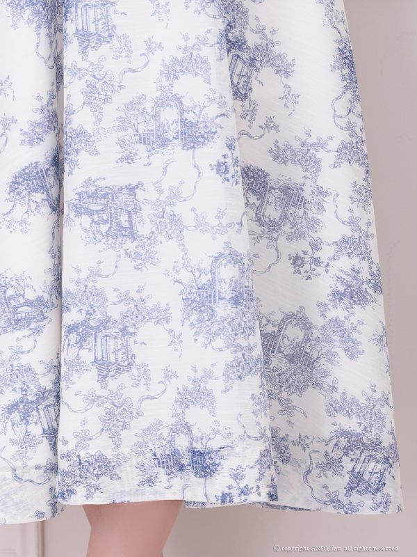 ホワイトxブルー モデル：まりん　身長：164cm　着用サイズ：Sサイズ