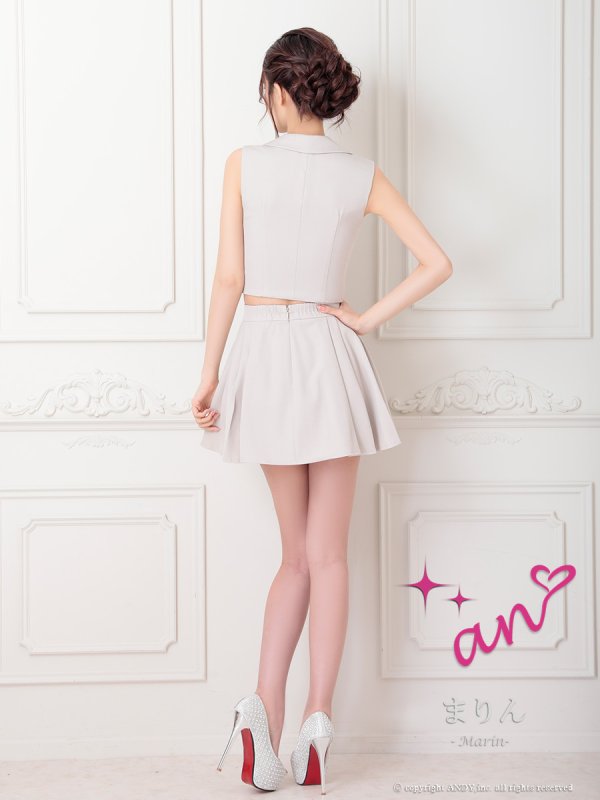 ベージュ モデル:まりん 着用サイズ:Sサイズ