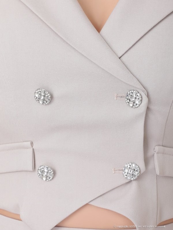 ベージュ モデル:まりん 着用サイズ:Sサイズ