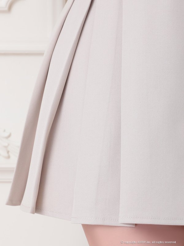 ベージュ モデル:まりん 着用サイズ:Sサイズ