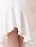 ホワイト　モデル：もみじ　着用サイズ：Sサイズ