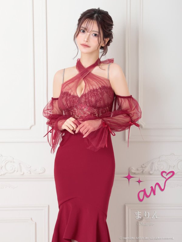 レッド　モデル：まりん　身長：171cm　着用サイズ：Sサイズ