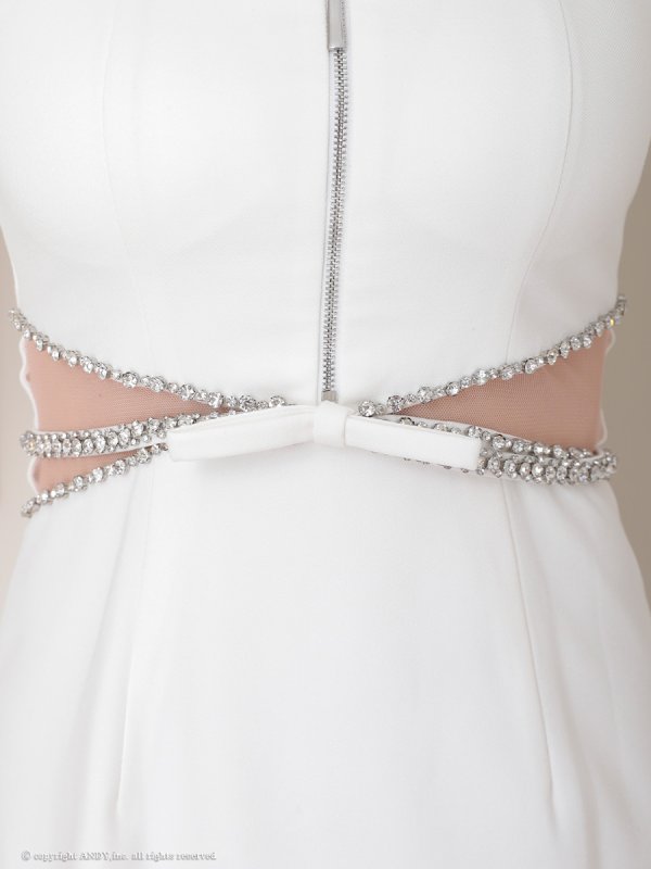 ホワイト モデル：ゆめ　身長：160cm　着用サイズ：Sサイズ