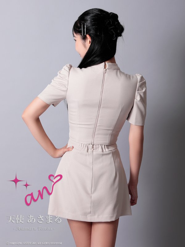 ベージュ モデル：天使あさまる　着用サイズ：Sサイズ