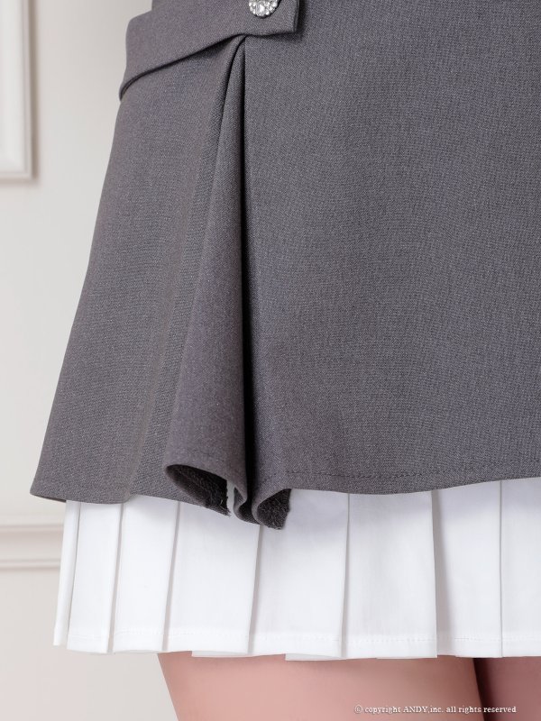 グレーxホワイト モデル：まりん　身長：171cm　着用サイズ：Sサイズ