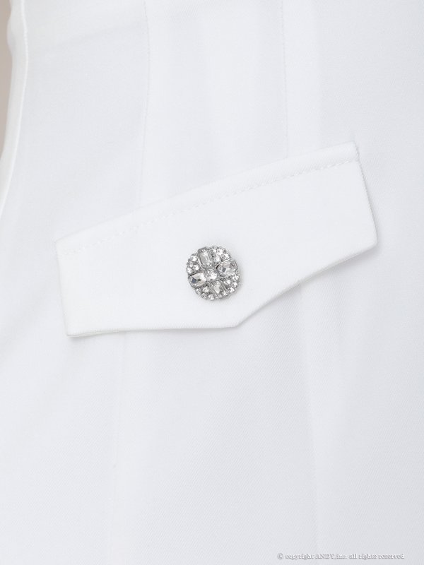 ホワイト モデル：まりん　着用サイズ：Sサイズ