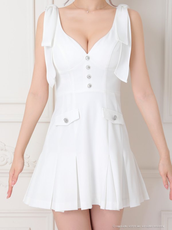 ホワイト モデル：まりん　着用サイズ：Sサイズ