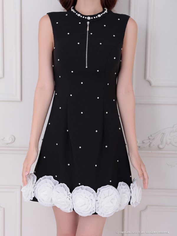 ブラック モデル：まりん　身長：164cm　着用サイズ：Sサイズ