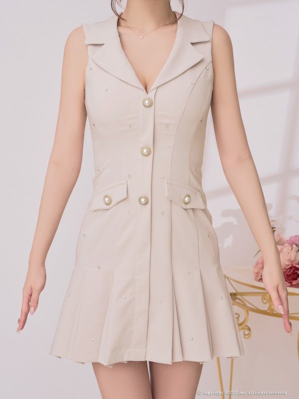 ベージュ　モデル：まりん　着用サイズ：Sサイズ