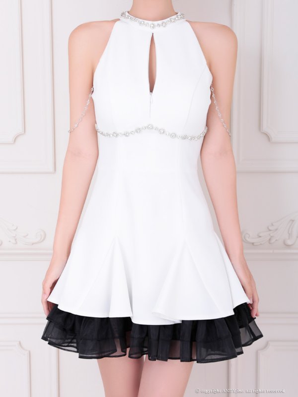 ホワイト　モデル：まりん　身長：164cm　着用サイズ：Sサイズ