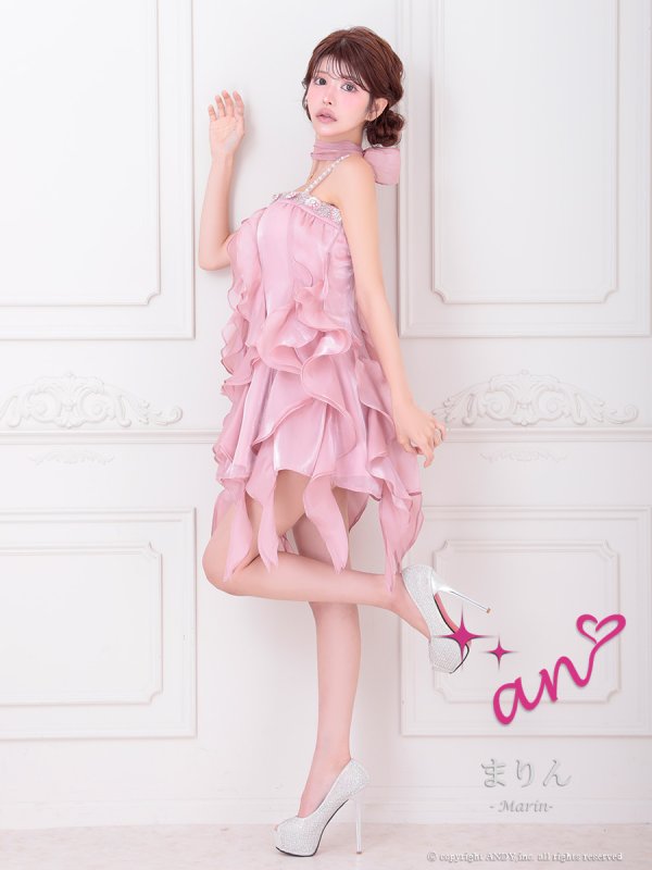 ピンク モデル：まりん　身長：164cm　着用サイズ：Sサイズ