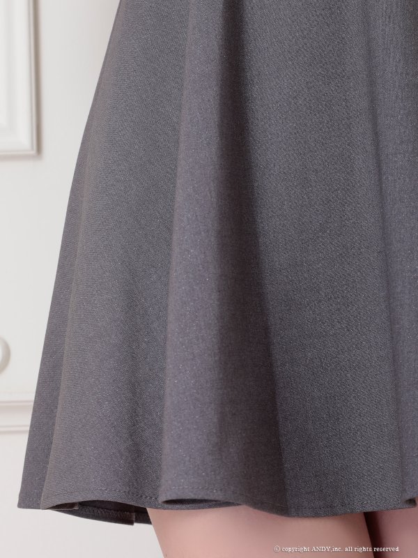 グレー　モデル：まりん　着用サイズ：Sサイズ