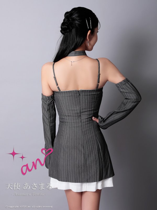 グレーxホワイト モデル：天使あさまる　着用サイズ：Sサイズ