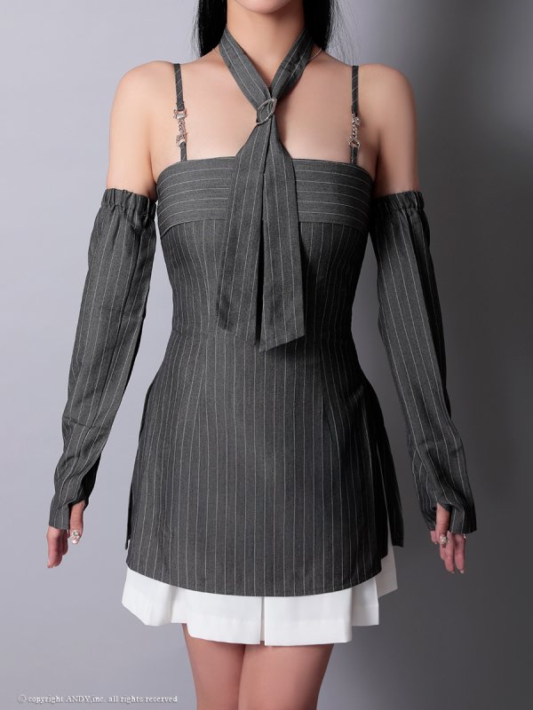 グレーxホワイト モデル：天使あさまる　着用サイズ：Sサイズ