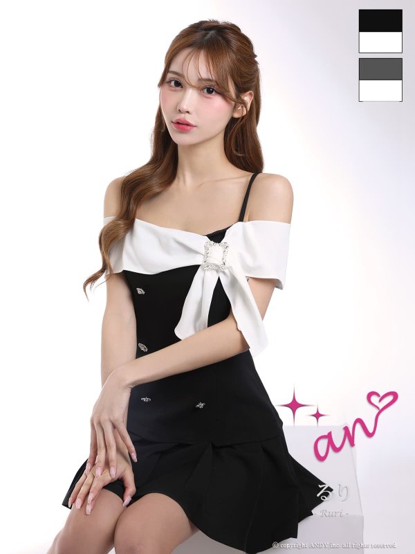 ブラックxホワイト　モデル：るりぴ　身長：165cm　着用サイズ：Sサイズ