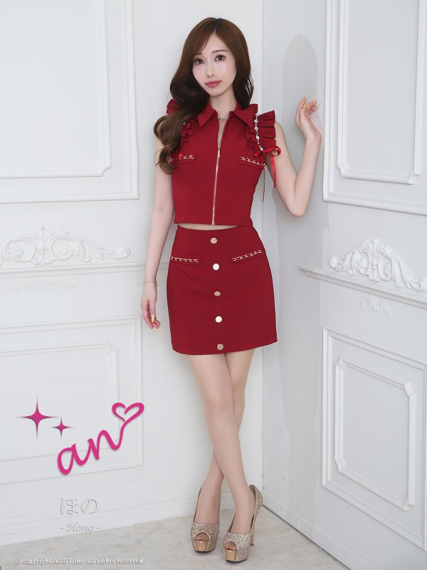 ワインレッド　モデル：ほの　着用サイズ：Sサイズ