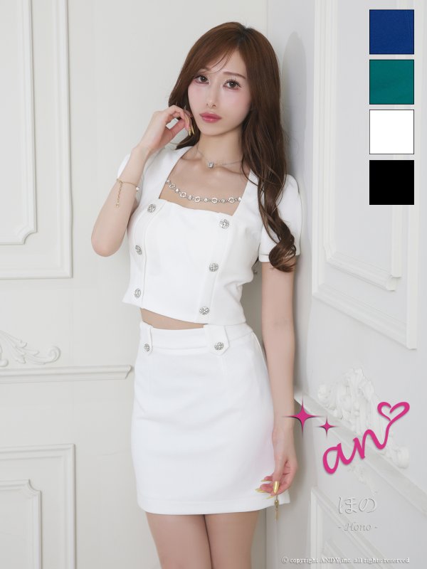 ホワイト モデル：ほの　着用サイズ：Sサイズ