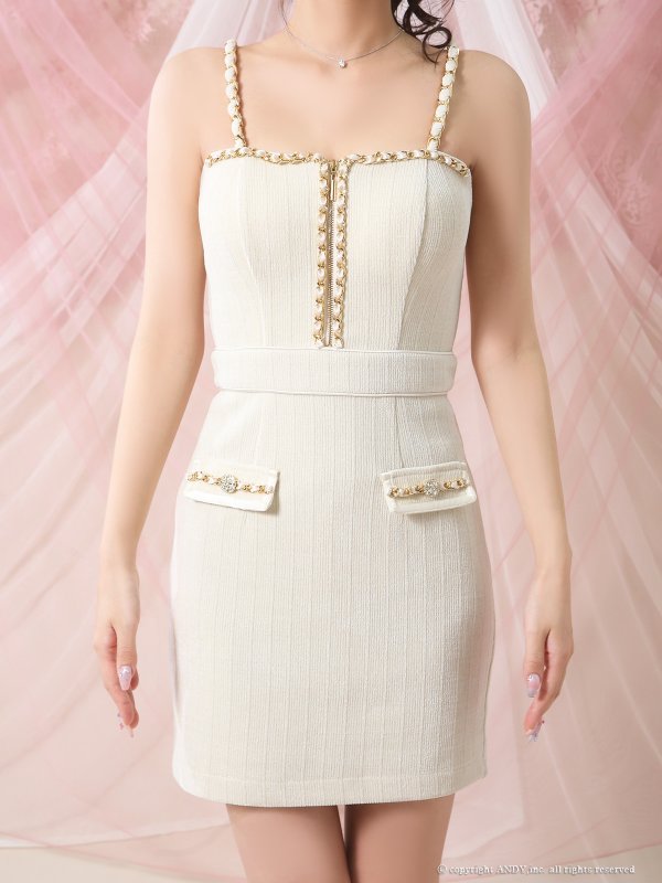 アイボリー モデル：もみじ　着用サイズ：Sサイズ