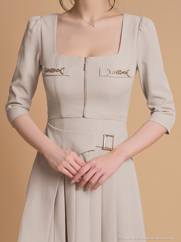 ベージュ モデル：まりん　着用サイズ：Sサイズ